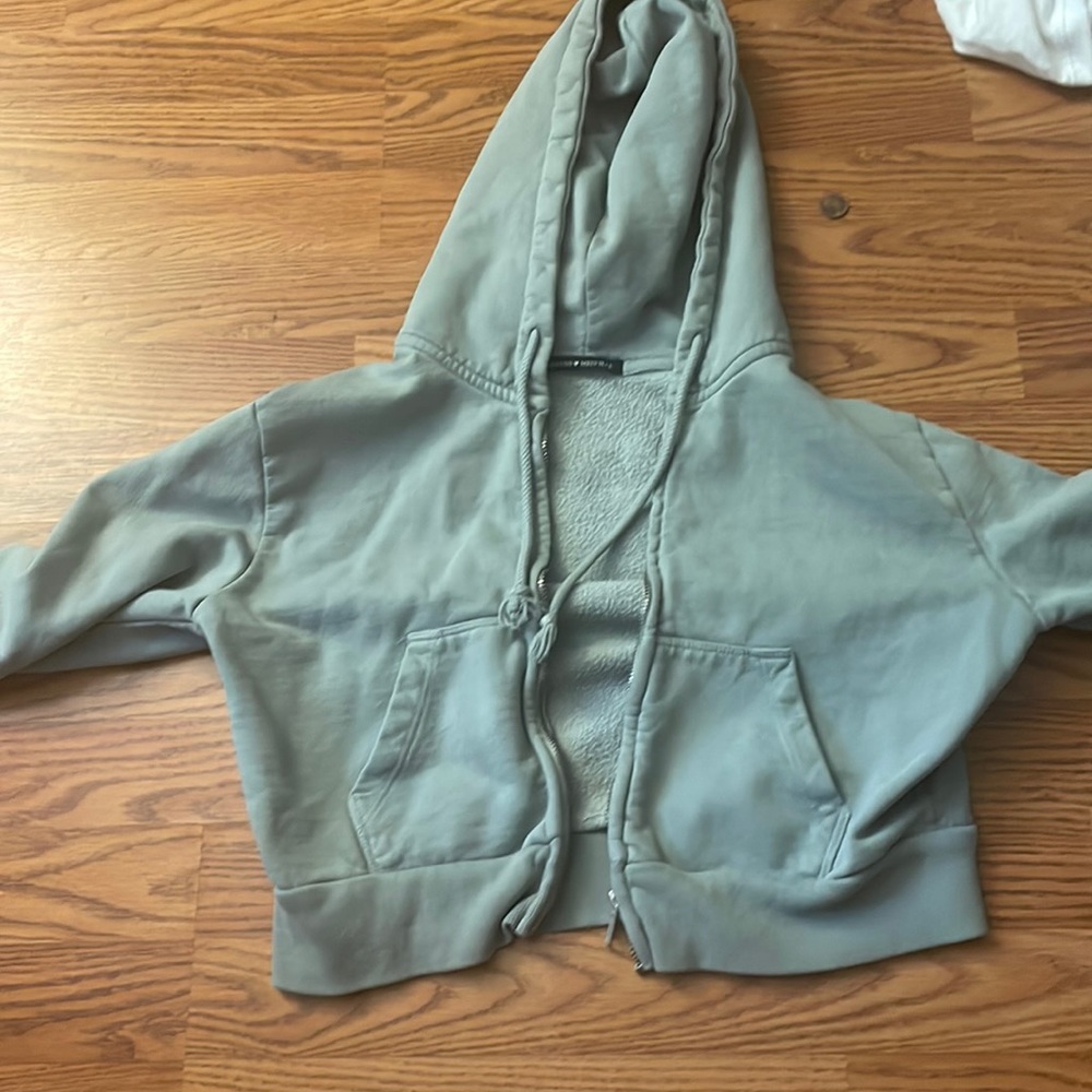 Brandy Melville cropped hoodie